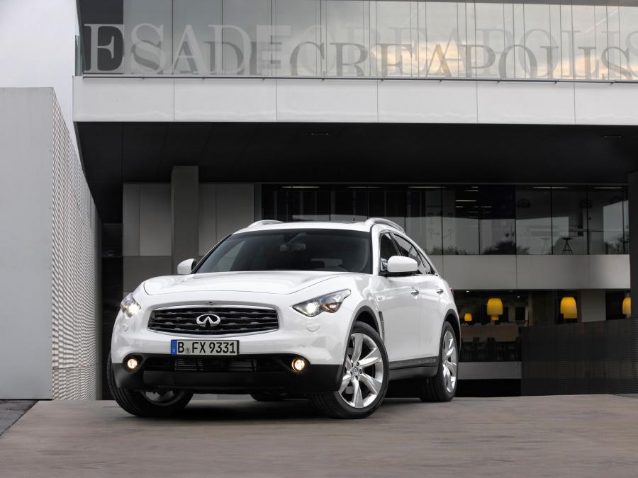  Infiniti FX30d S 2010 года  (фото 23 из 28)